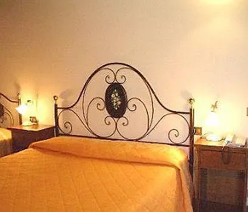 Ξενοδοχείο με διαμερίσματα Santa Maria 4*